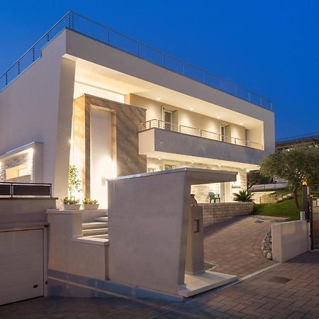 Villa Aurora-Holiday Home Apt 1 Bardolino Exterior photo