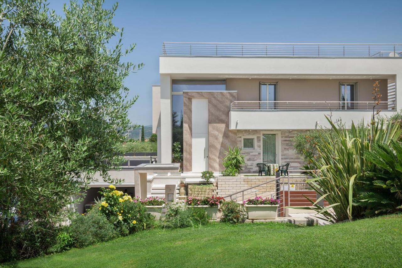 Villa Aurora-Holiday Home Apt 1 Bardolino Exterior photo
